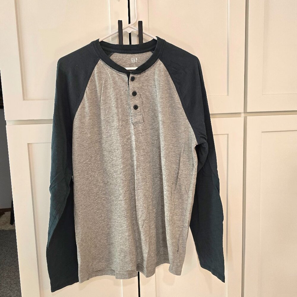 Mens GAP Everyday Long Sleeve Henley Raglan Shirt Sz Large L Gray Green Grey